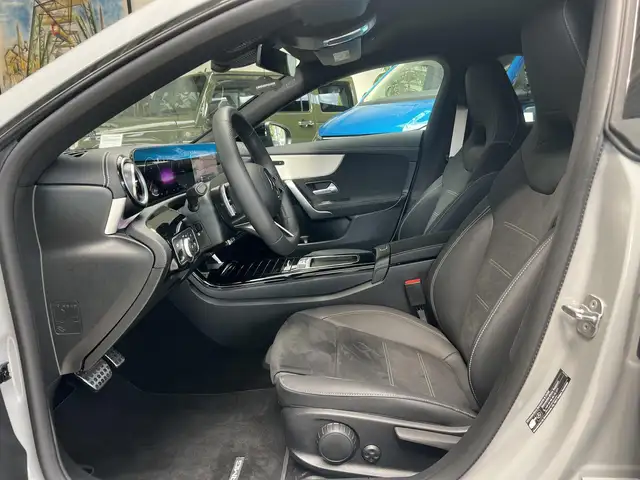 Mercedes-Benz Cla Class view 12