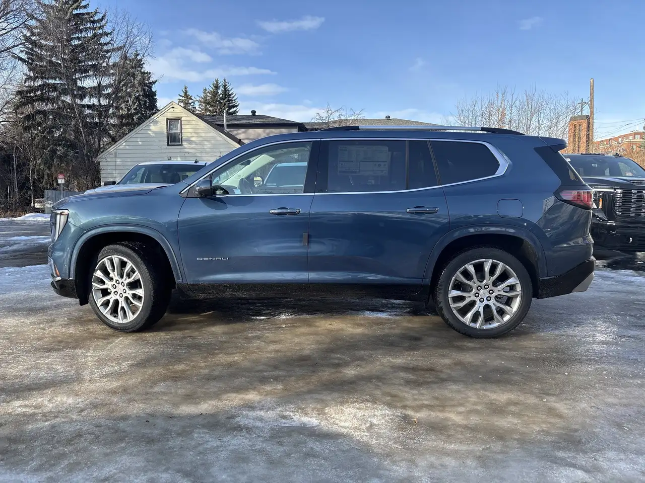 GMC Acadia снимка GMC Acadia
