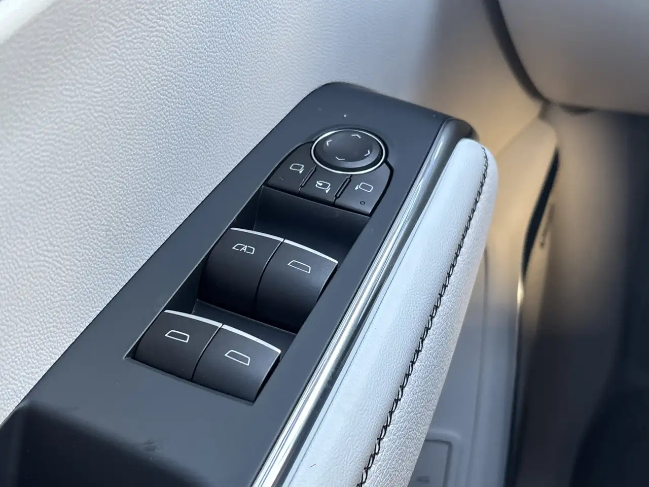 GMC Acadia снимка GMC Acadia