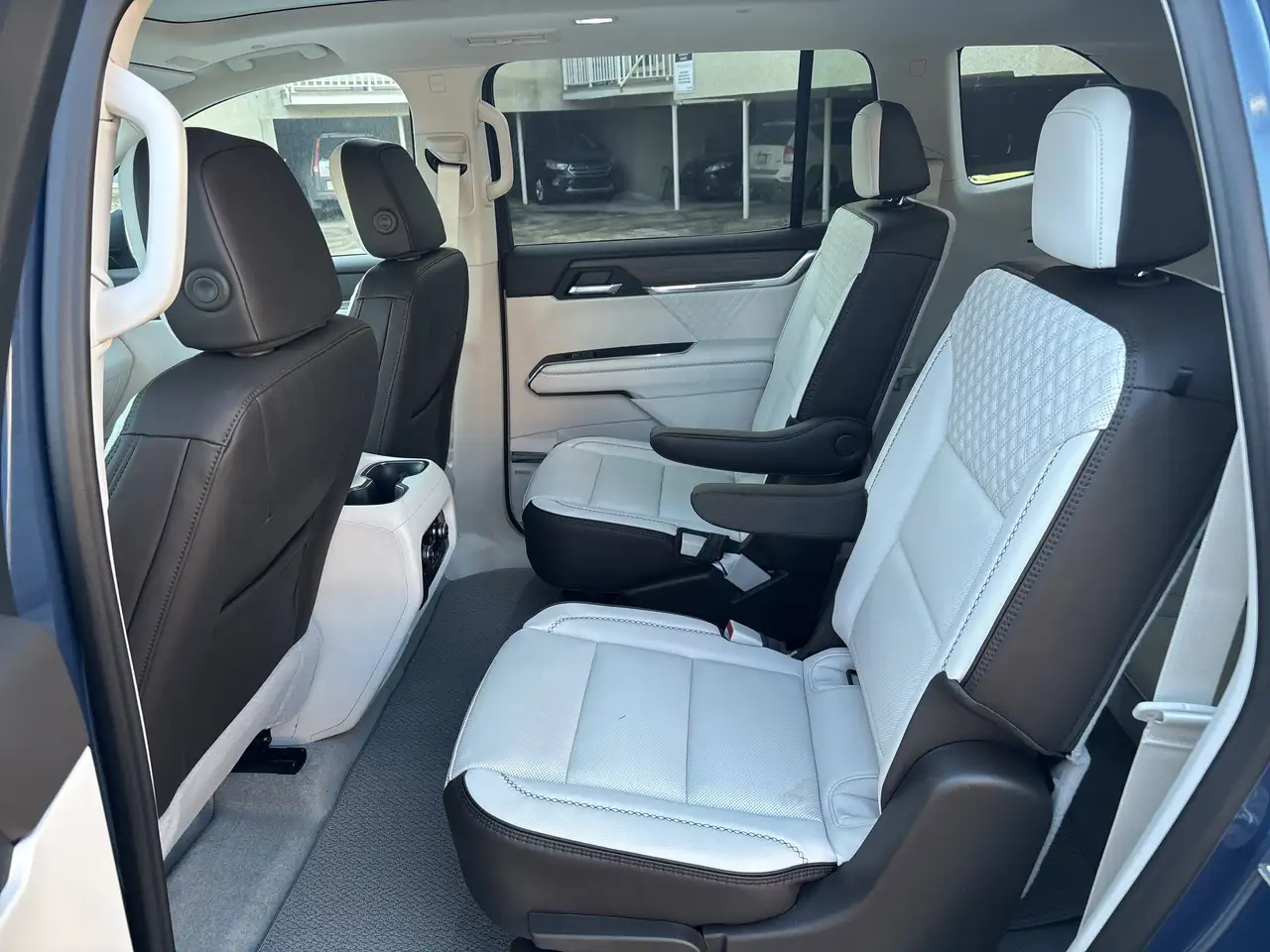 GMC Acadia снимка GMC Acadia