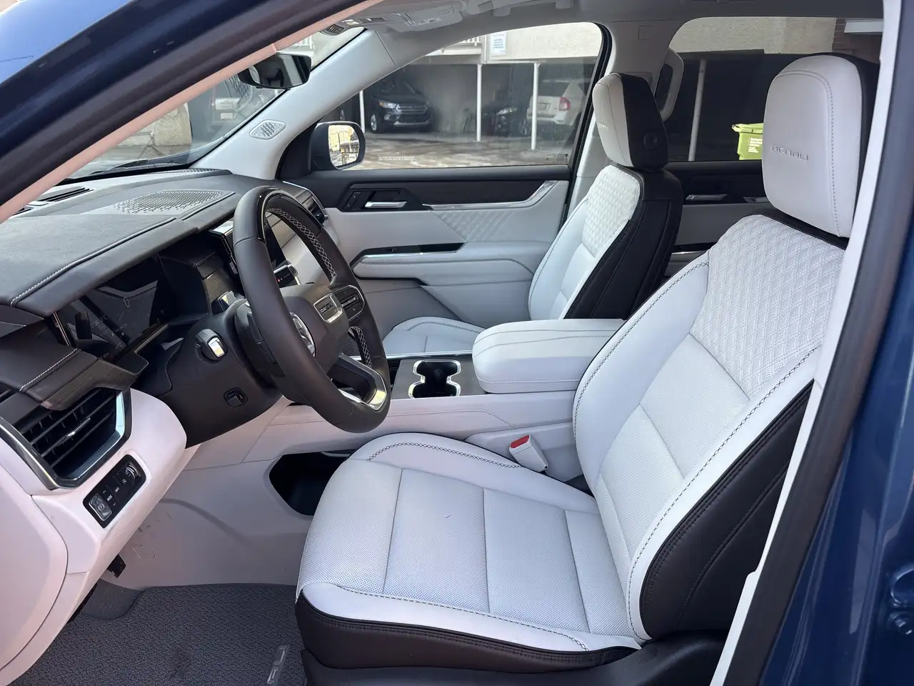 GMC Acadia снимка GMC Acadia
