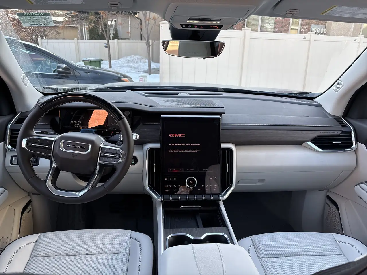 GMC Acadia снимка GMC Acadia