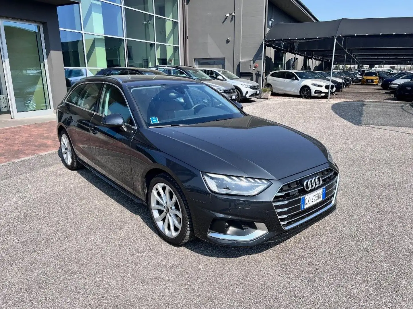 Audi A4 Avant 40 TDI quattro S tronic Business Advanced Grigio - 2