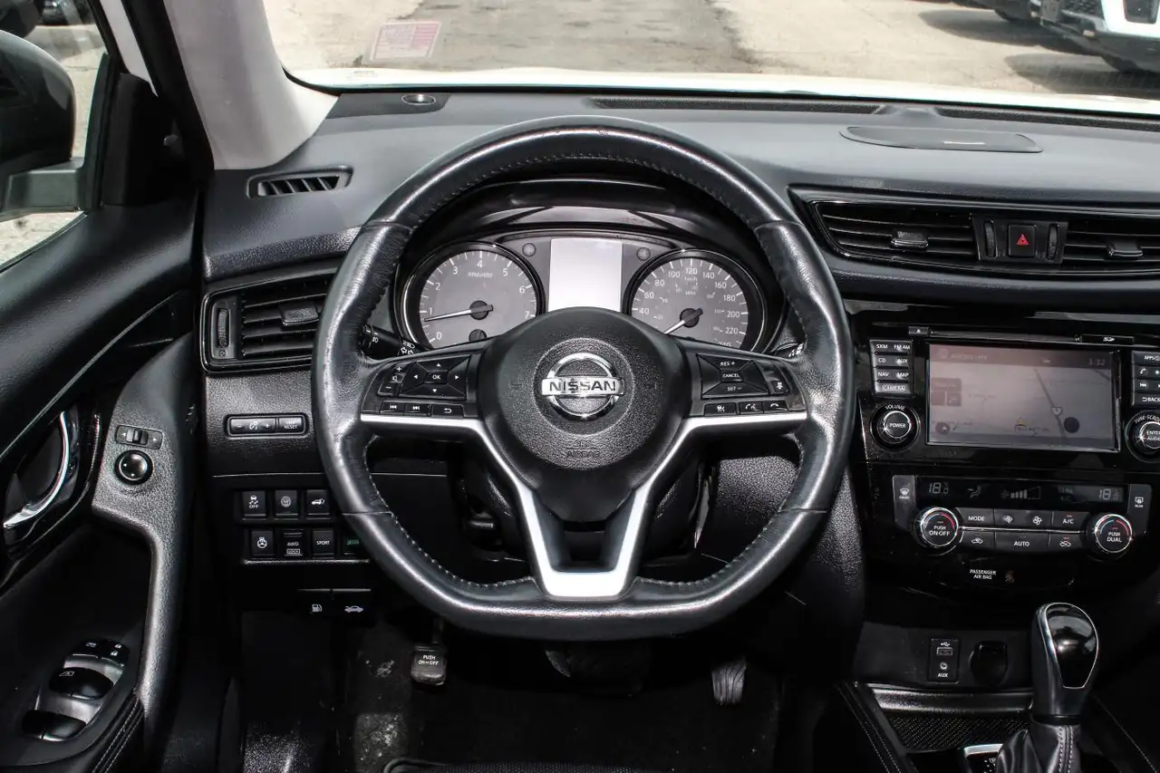 Nissan Rogue снимка Nissan Rogue