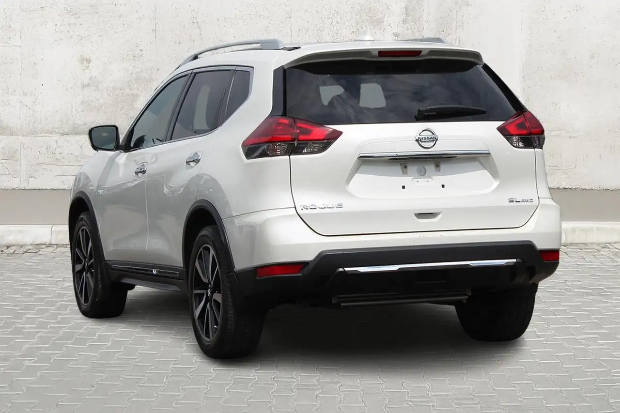 Nissan Rogue снимка Nissan Rogue
