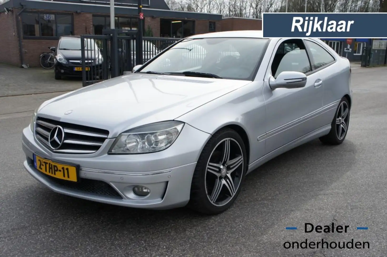 Mercedes-Benz 180 K. PRESTIGE LEDER/18INCH-AMG/F1SCHAKELING/PDC Gris - 1