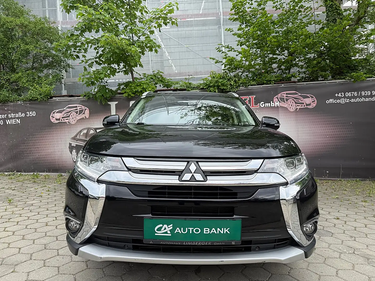 Mitsubishi Outlander 2.2 DI-D Intense + Connect 4WD 7.Sitzer Schwarz - 2