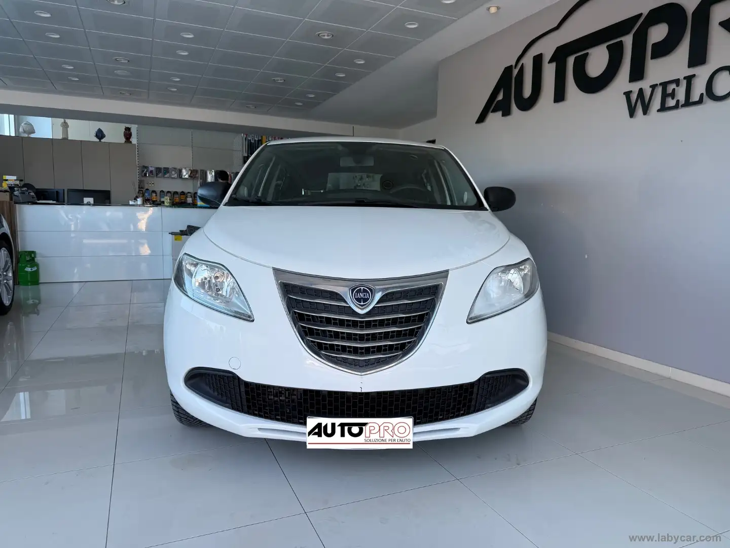 Lancia Ypsilon 0.9 T.Air 85CV 5p. Met.Ec. Gold - 1