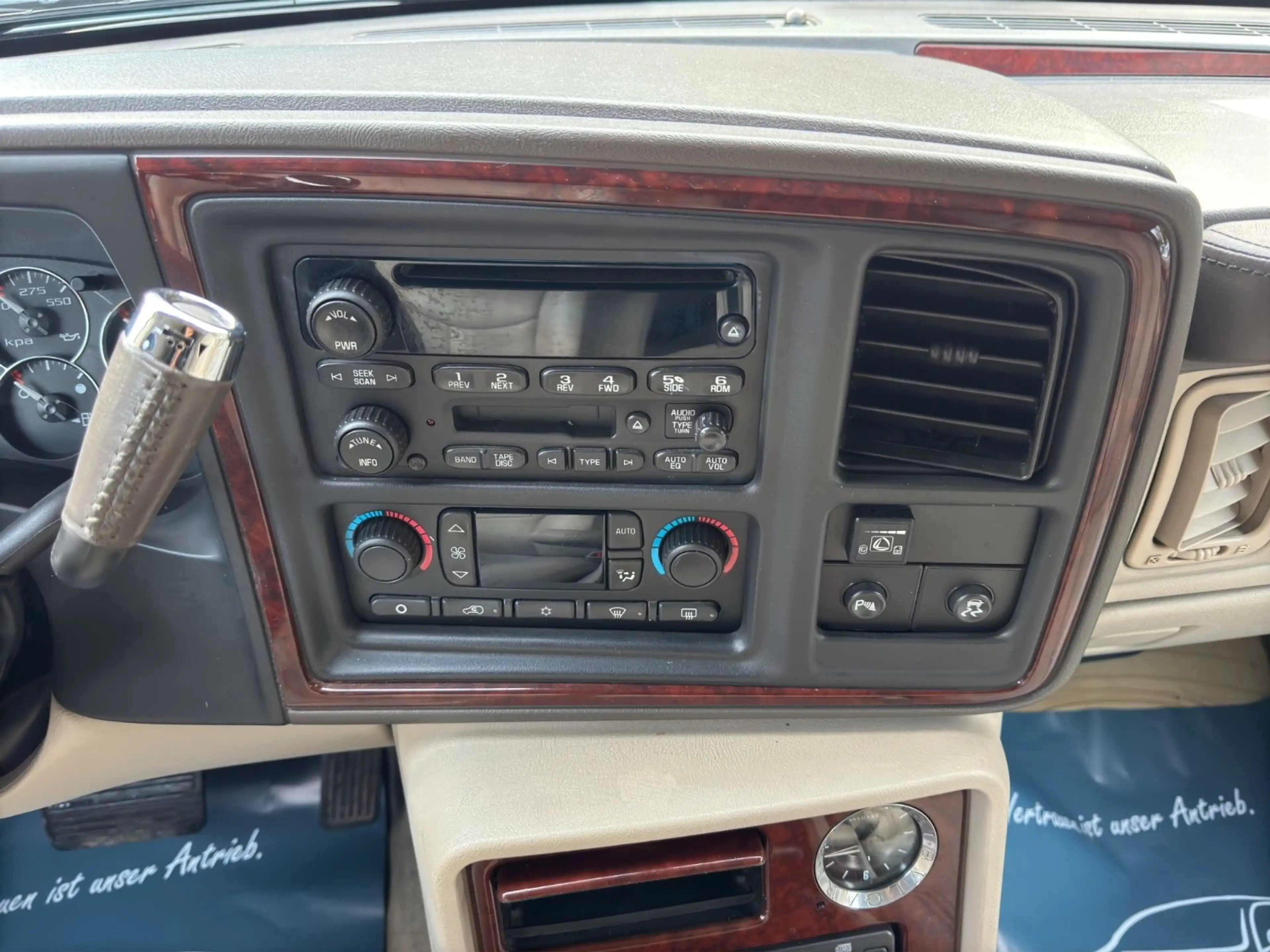 Cadillac Escalade Elegance/LPG/TOMASETTO/PDC/ — photo 11