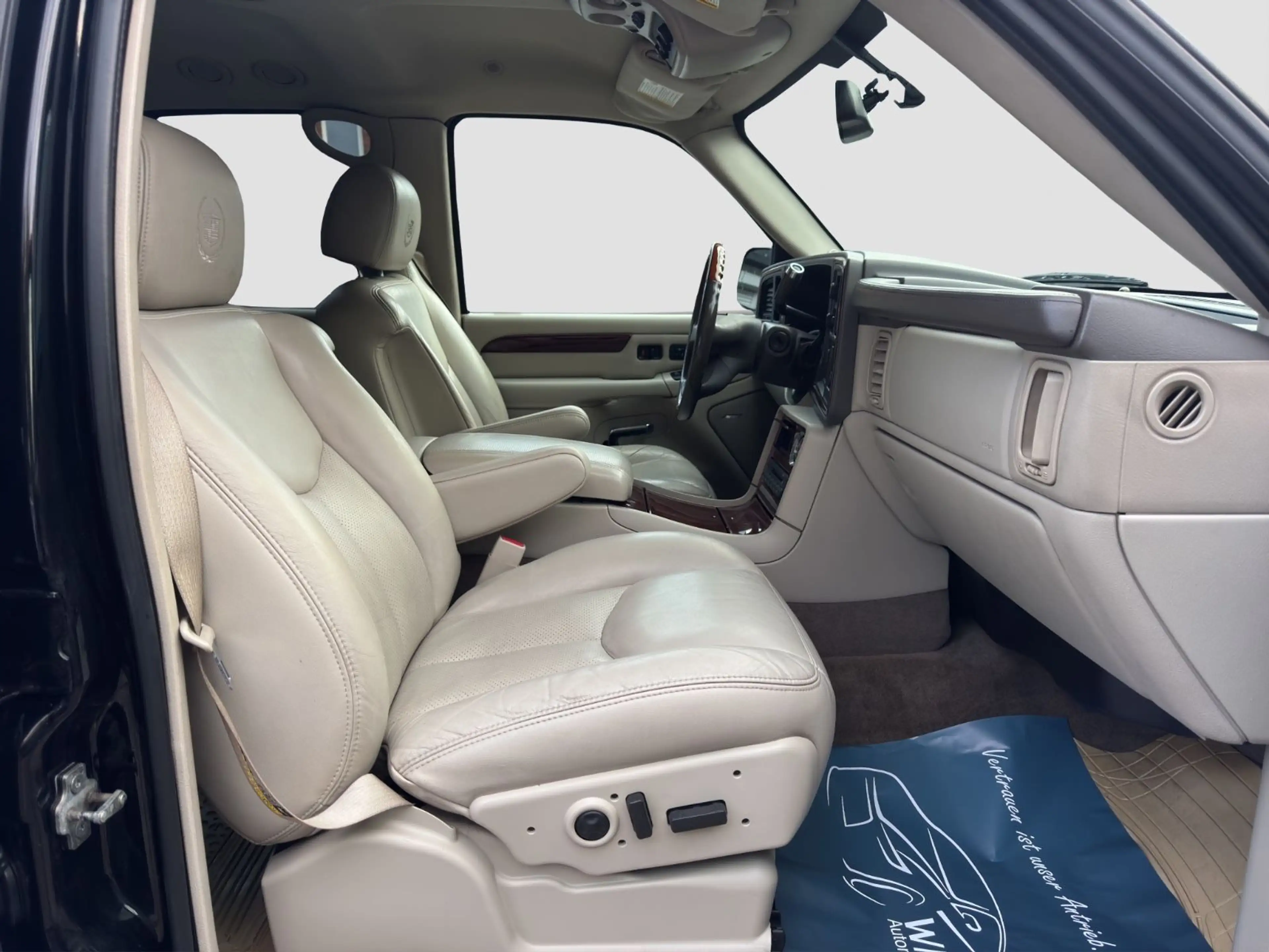 Cadillac Escalade Elegance/LPG/TOMASETTO/PDC/ — photo 16