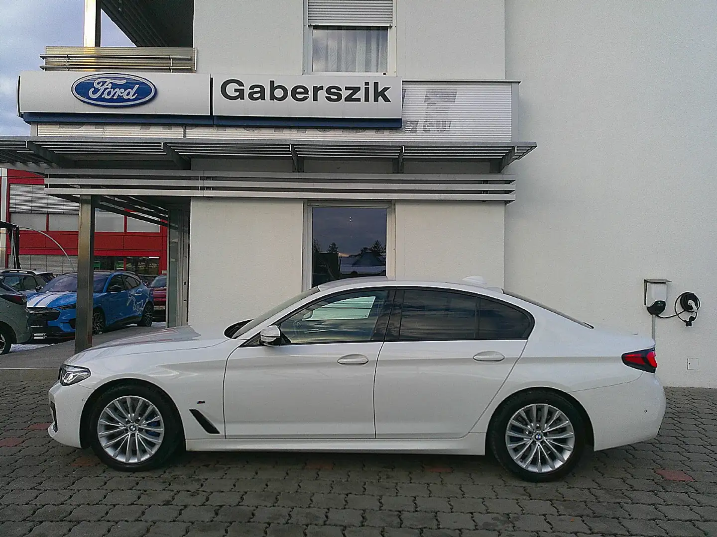 BMW 530 d xDrive 48 V Aut. Weiß - 2