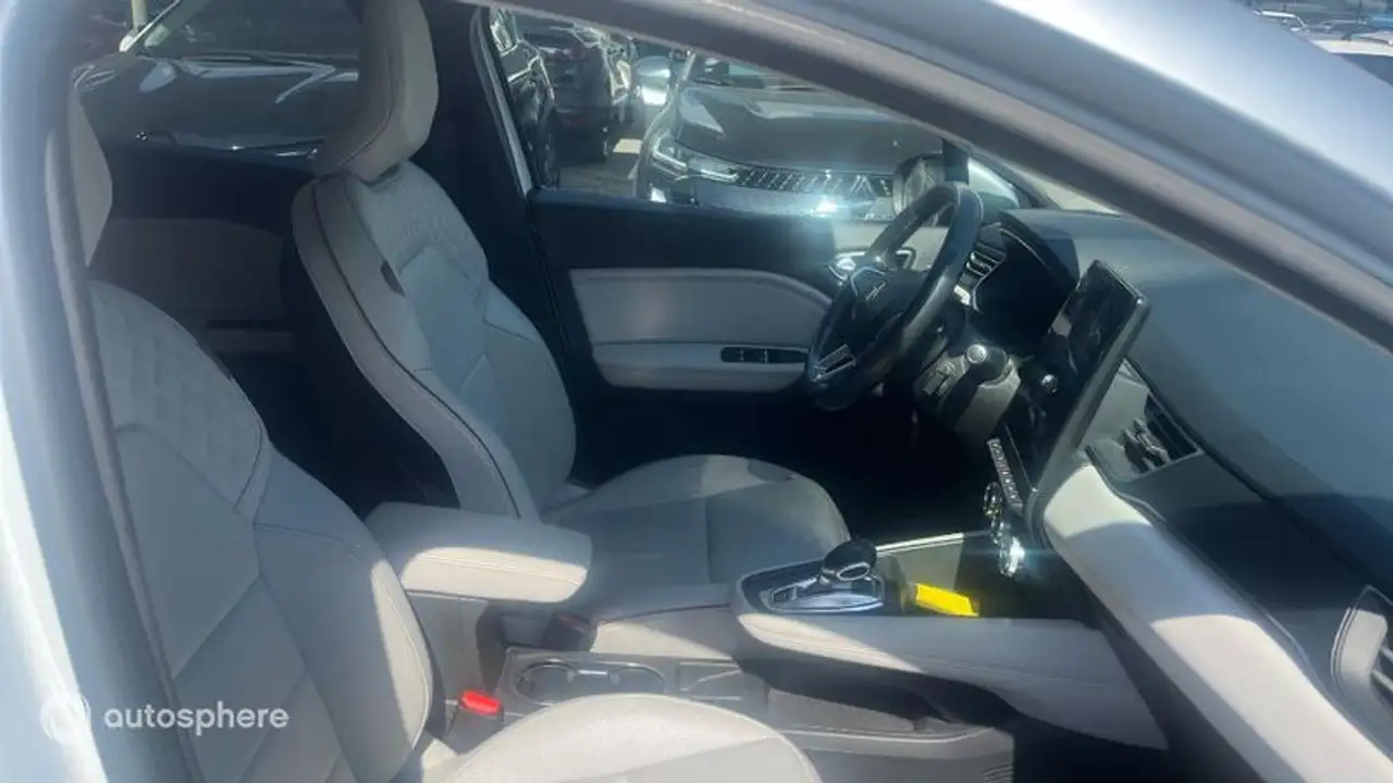 Renault Captur — photo 15