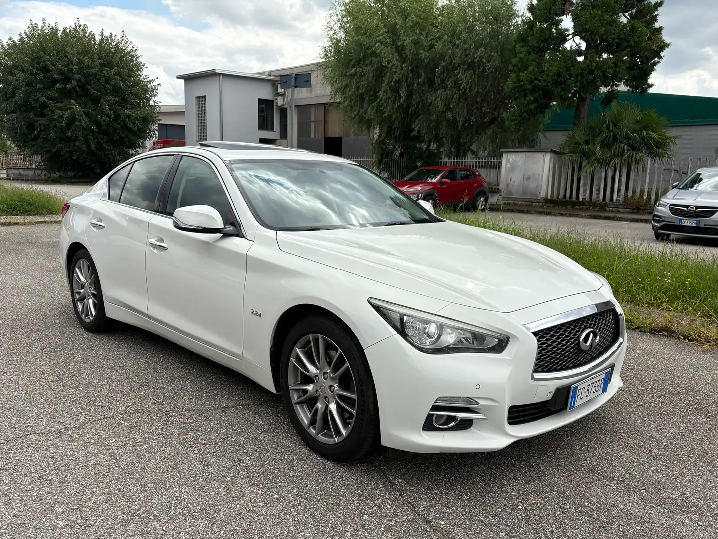 Infiniti Q50 2014 2.2d 170CV Sport auto Weiß - 2