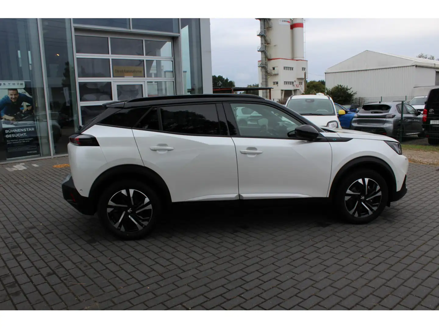 Peugeot e-2008 GT LED SHZ Glasdach Navigation Weiß - 2