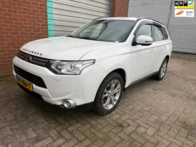 Mitsubishi Outlander 2.0 Intense+ 7-Pers. automaat NAV.+Clima Bj:2012 N