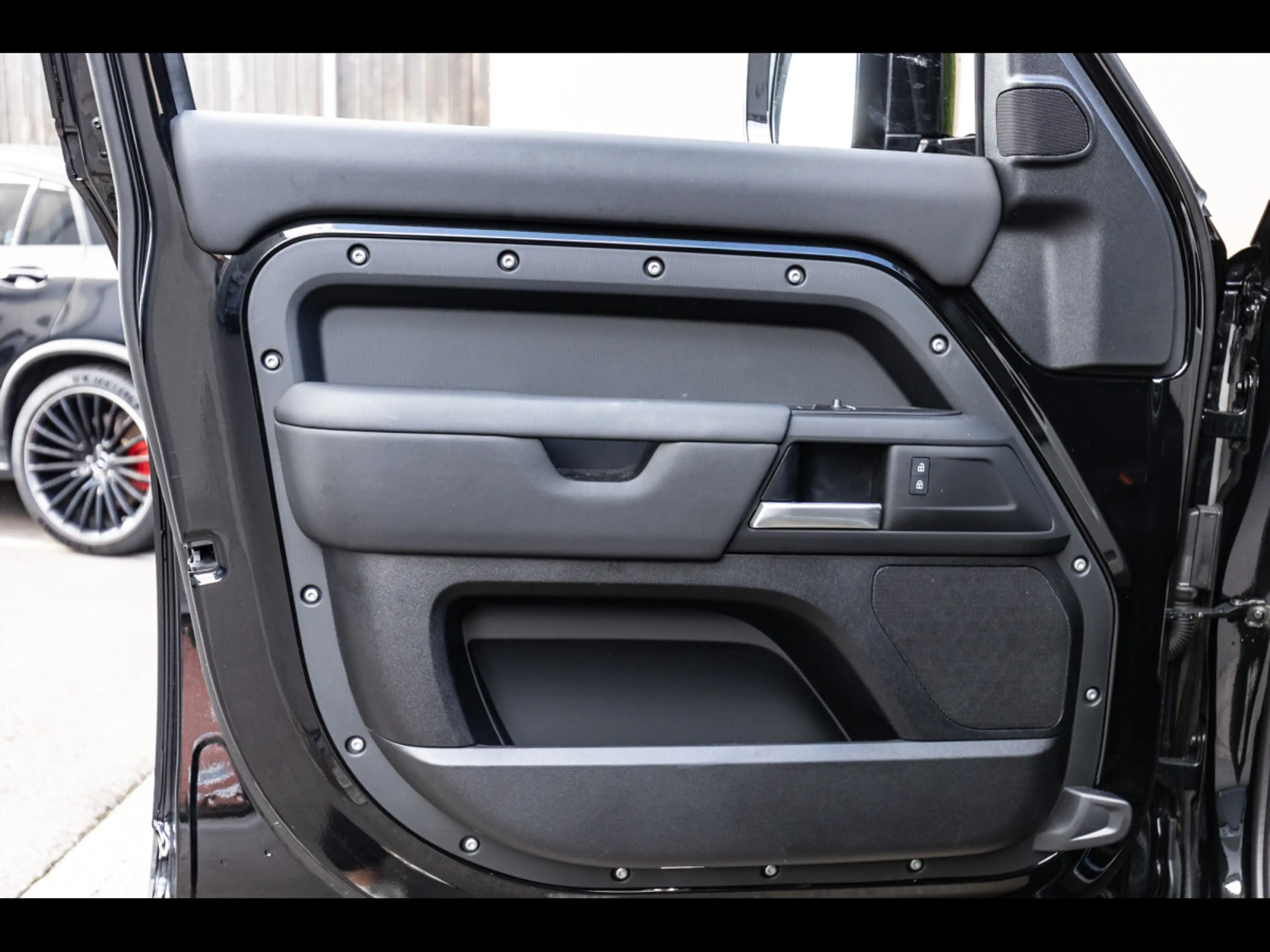 Land Rover Defender 110 D250 HARD TOP S AWD 3-SEAT°WARR 9/2030°AHK — photo 8