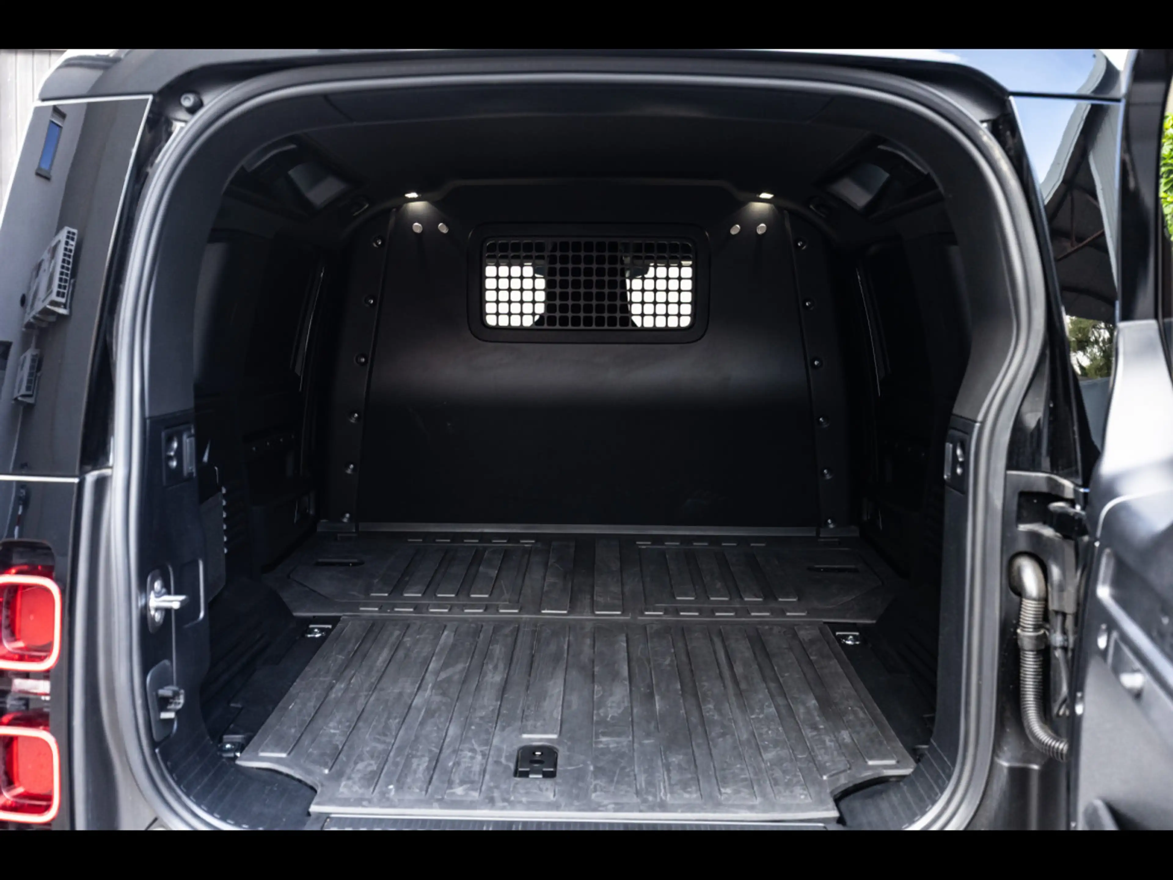 Land Rover Defender 110 D250 HARD TOP S AWD 3-SEAT°WARR 9/2030°AHK — photo 14