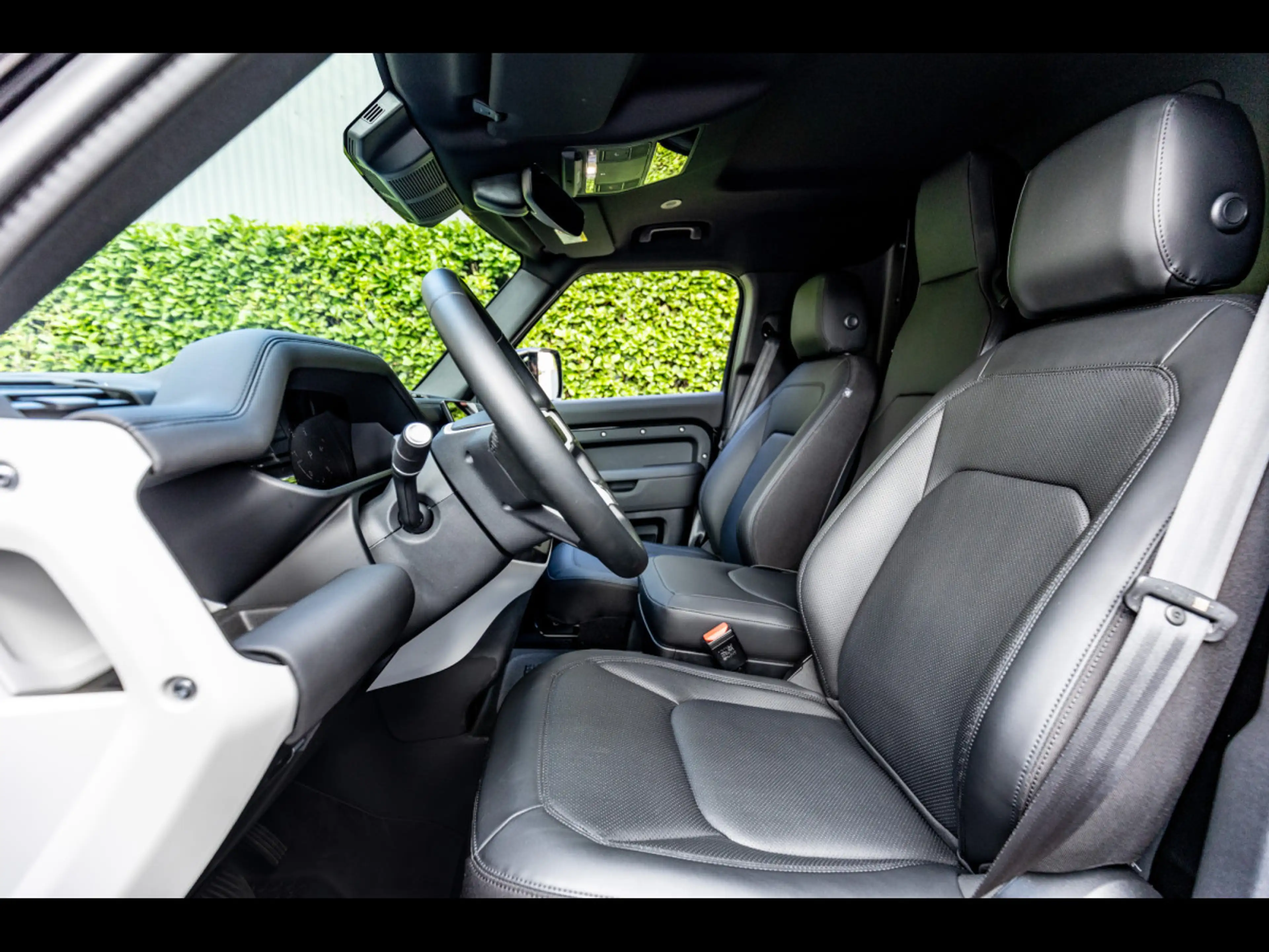 Land Rover Defender 110 D250 HARD TOP S AWD 3-SEAT°WARR 9/2030°AHK — photo 10