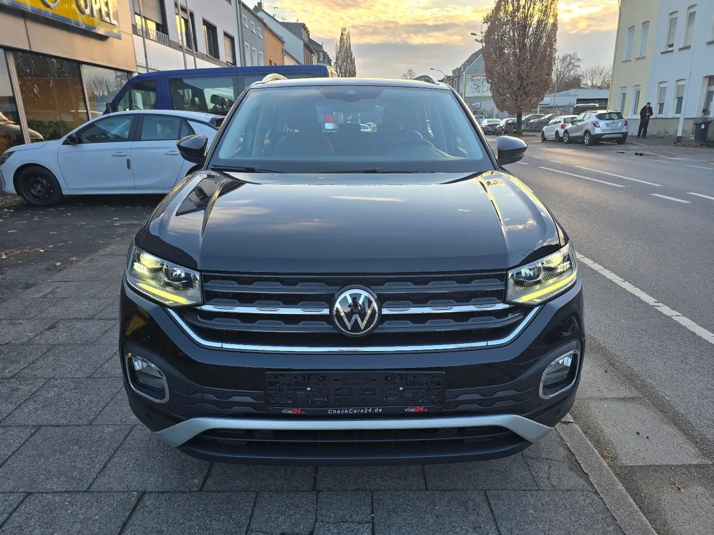 Volkswagen T-Cross Style AUTOMATIK +GARANTIE 12/2027+ Schwarz - 2