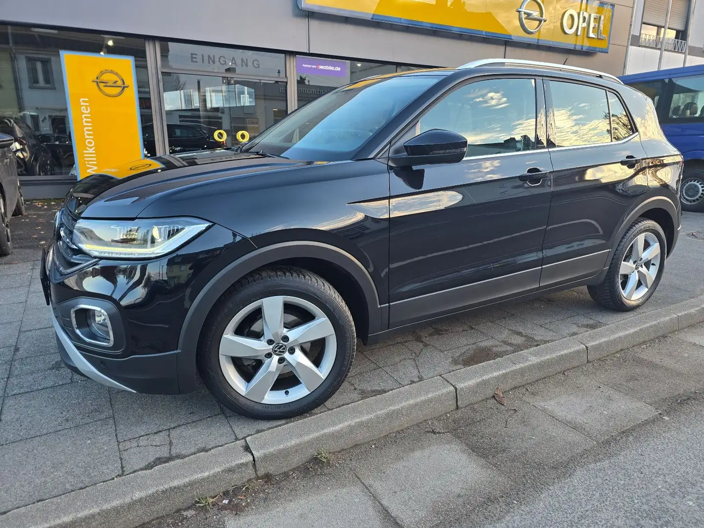 Volkswagen T-Cross Style AUTOMATIK +GARANTIE 12/2027+ Schwarz - 1