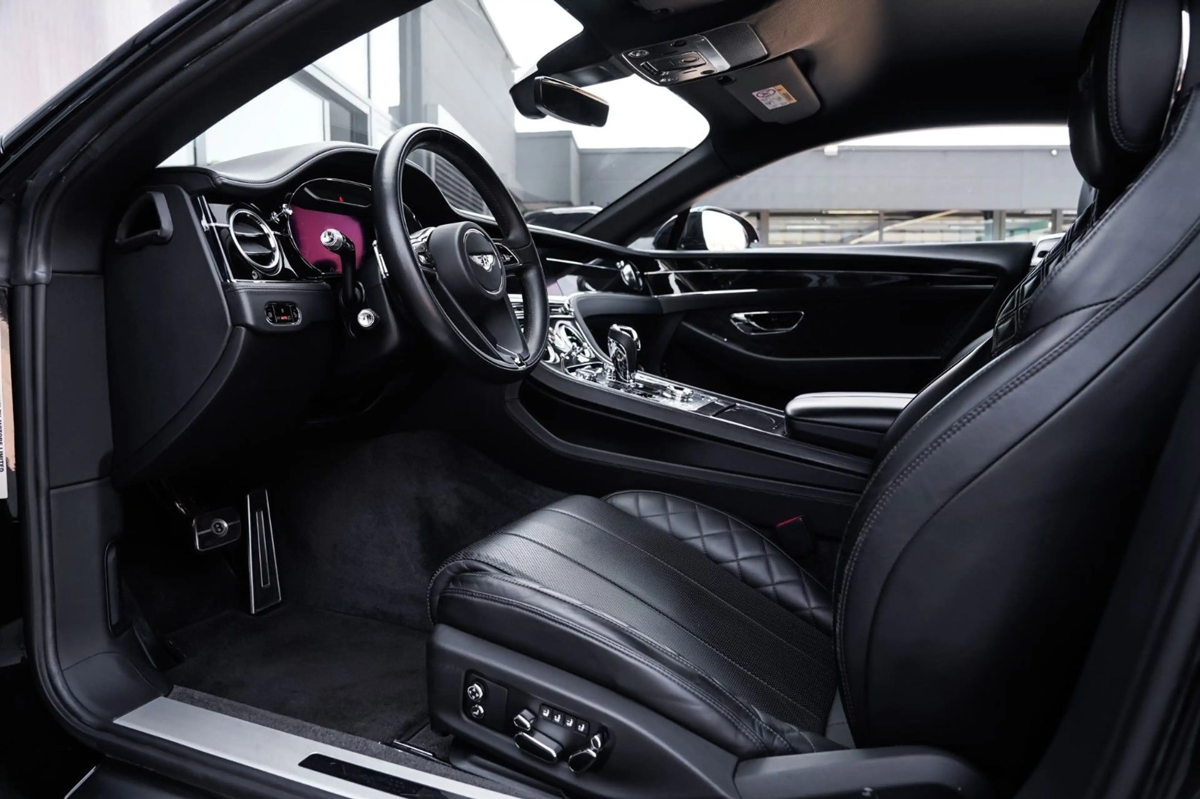 Bentley Continental GT W12 Mulliner Blackline-B&O — photo 10