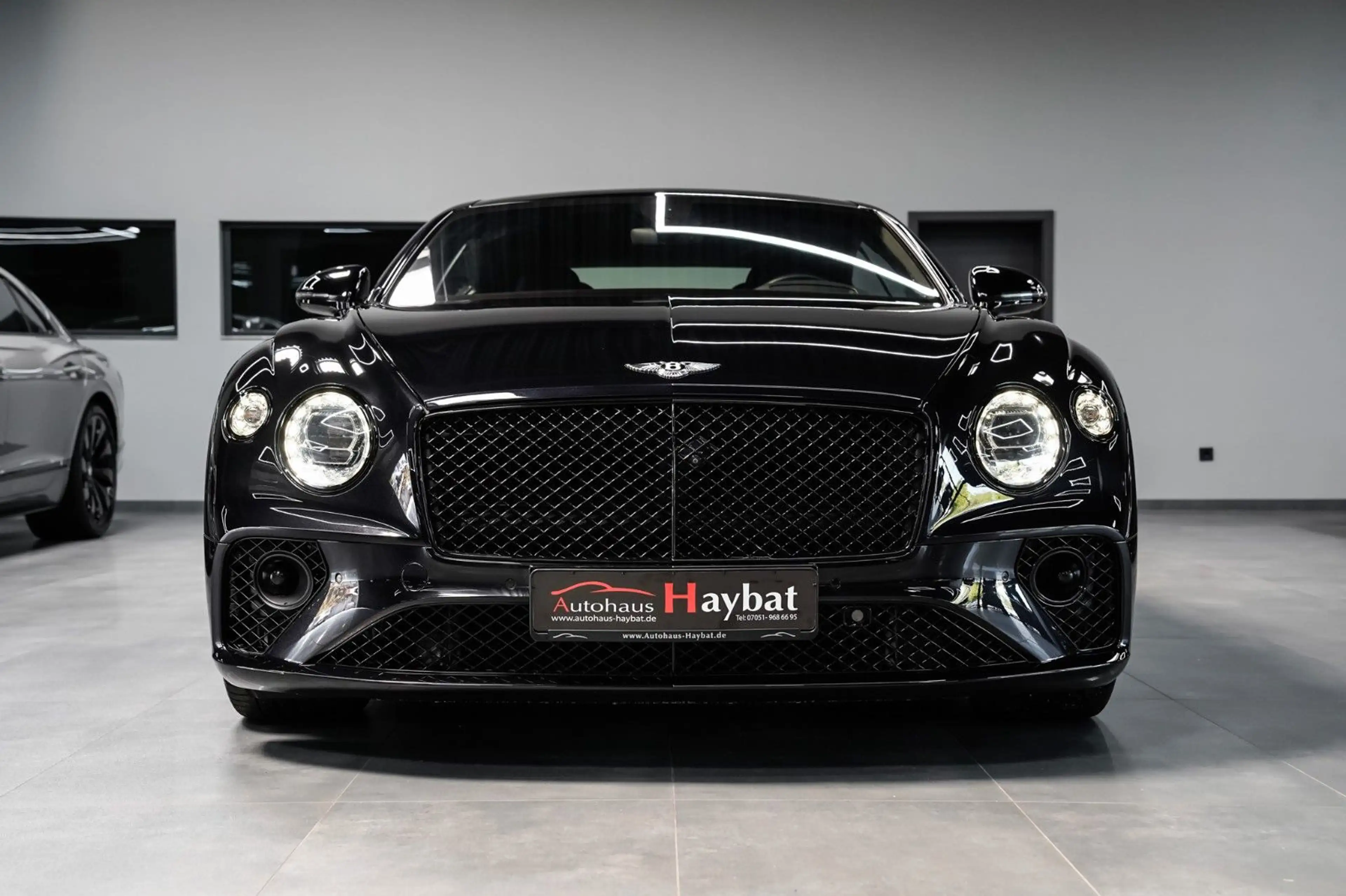 Bentley Continental GT W12 Mulliner Blackline-B&O — photo 2