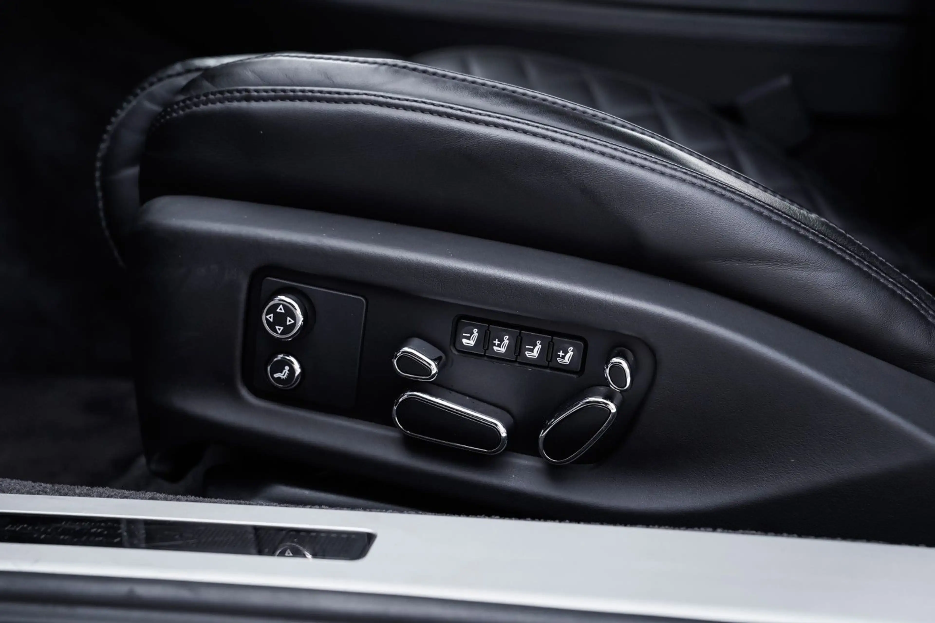 Bentley Continental GT W12 Mulliner Blackline-B&O — photo 11