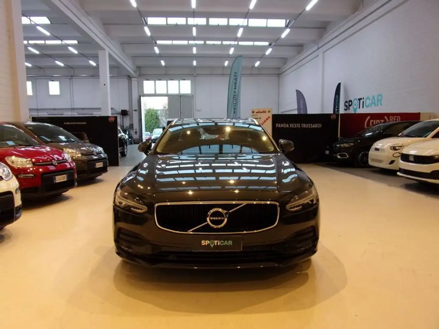 Volvo V90 D5 AWD Geartronic Momentum Grigio - 2