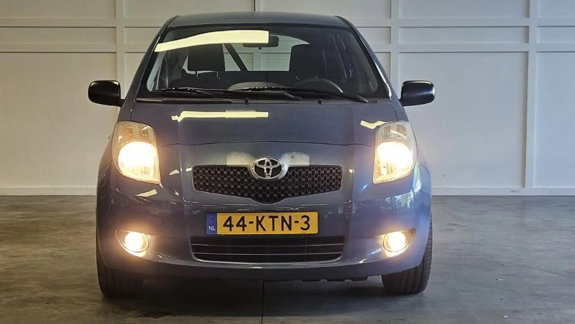 Toyota Yaris 1.3 VVTi Idols / Airco / 2008 / Nieuwe Apk Blauw - 2