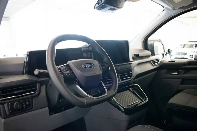 Ford Transit Custom view 7