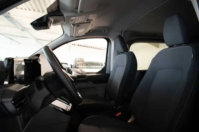 Ford Transit Custom view 8