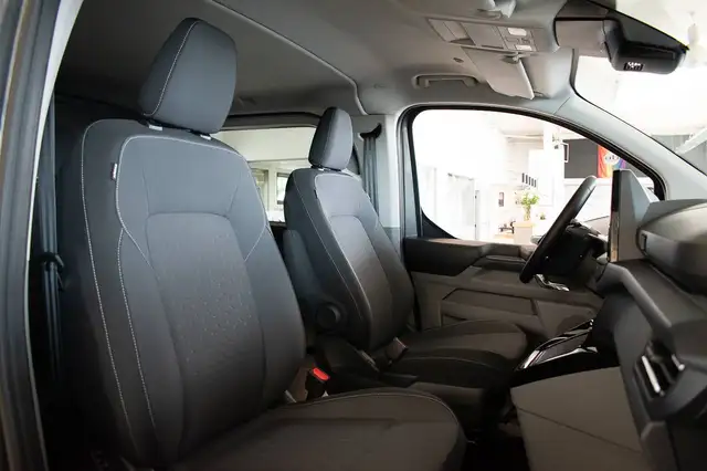 Ford Transit Custom view 11