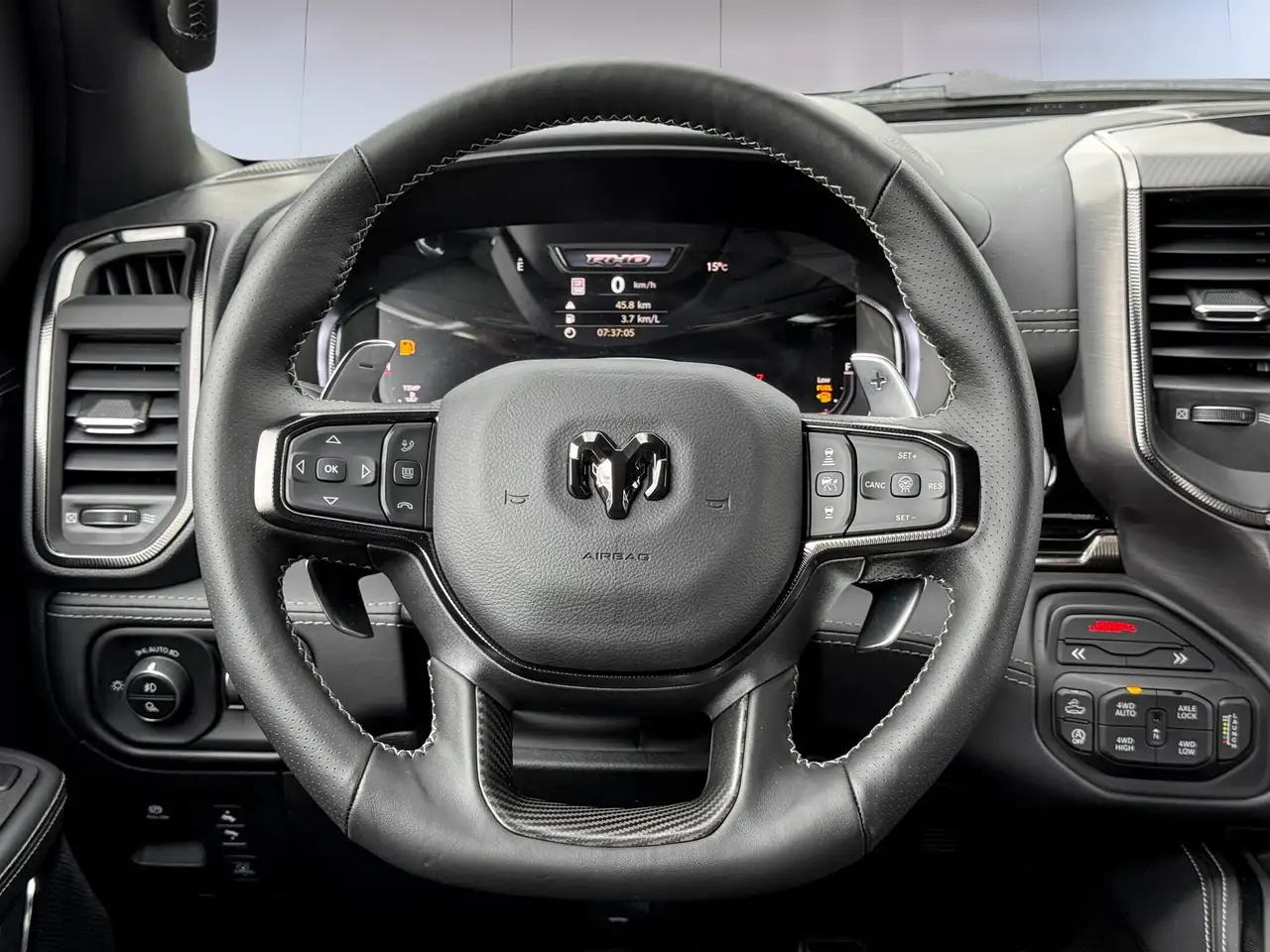 RAM 1500 снимка RAM 1500