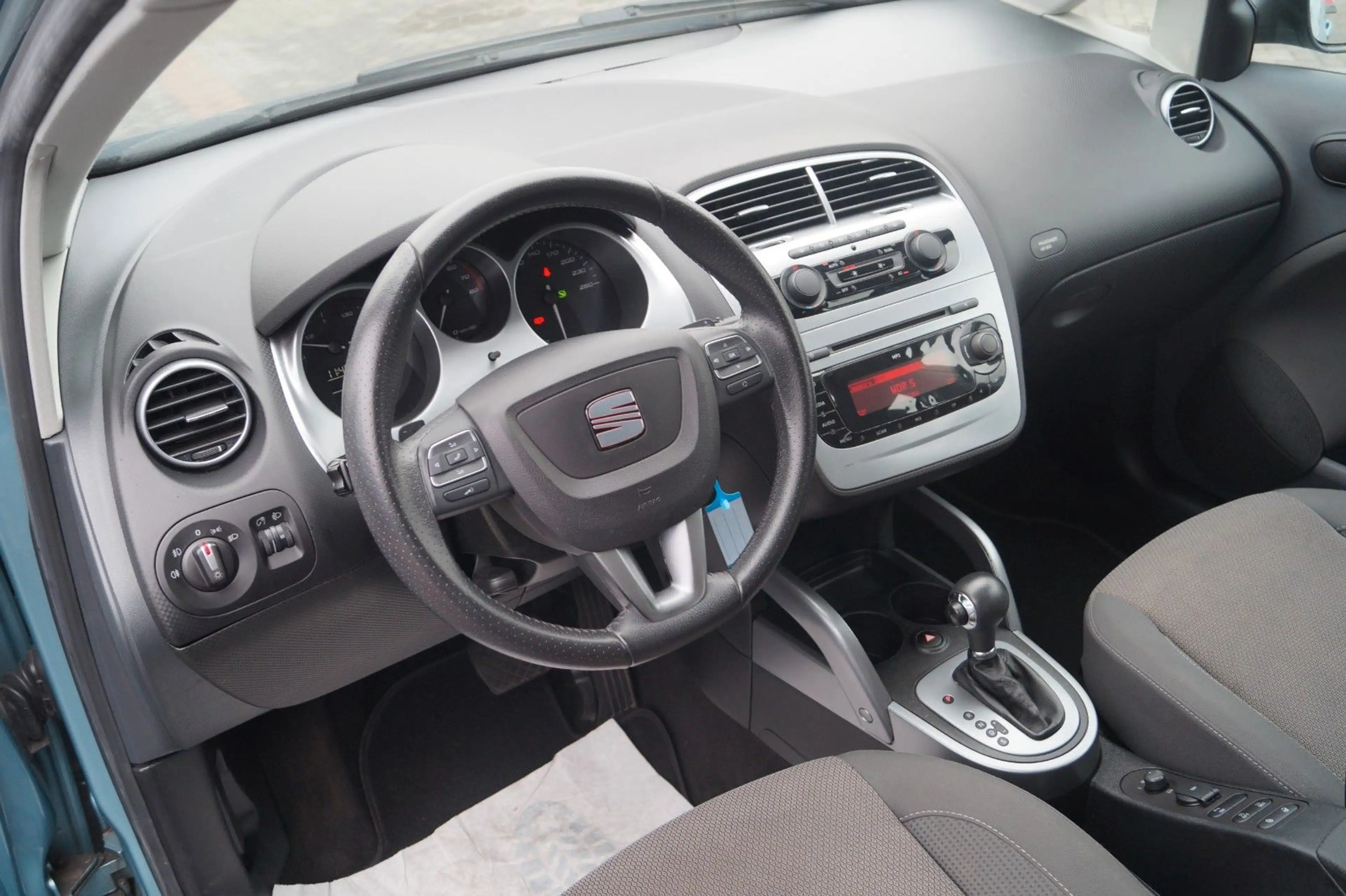 SEAT Altea XL Style *Automatik*Schiebedach*Tempomat* — photo 8