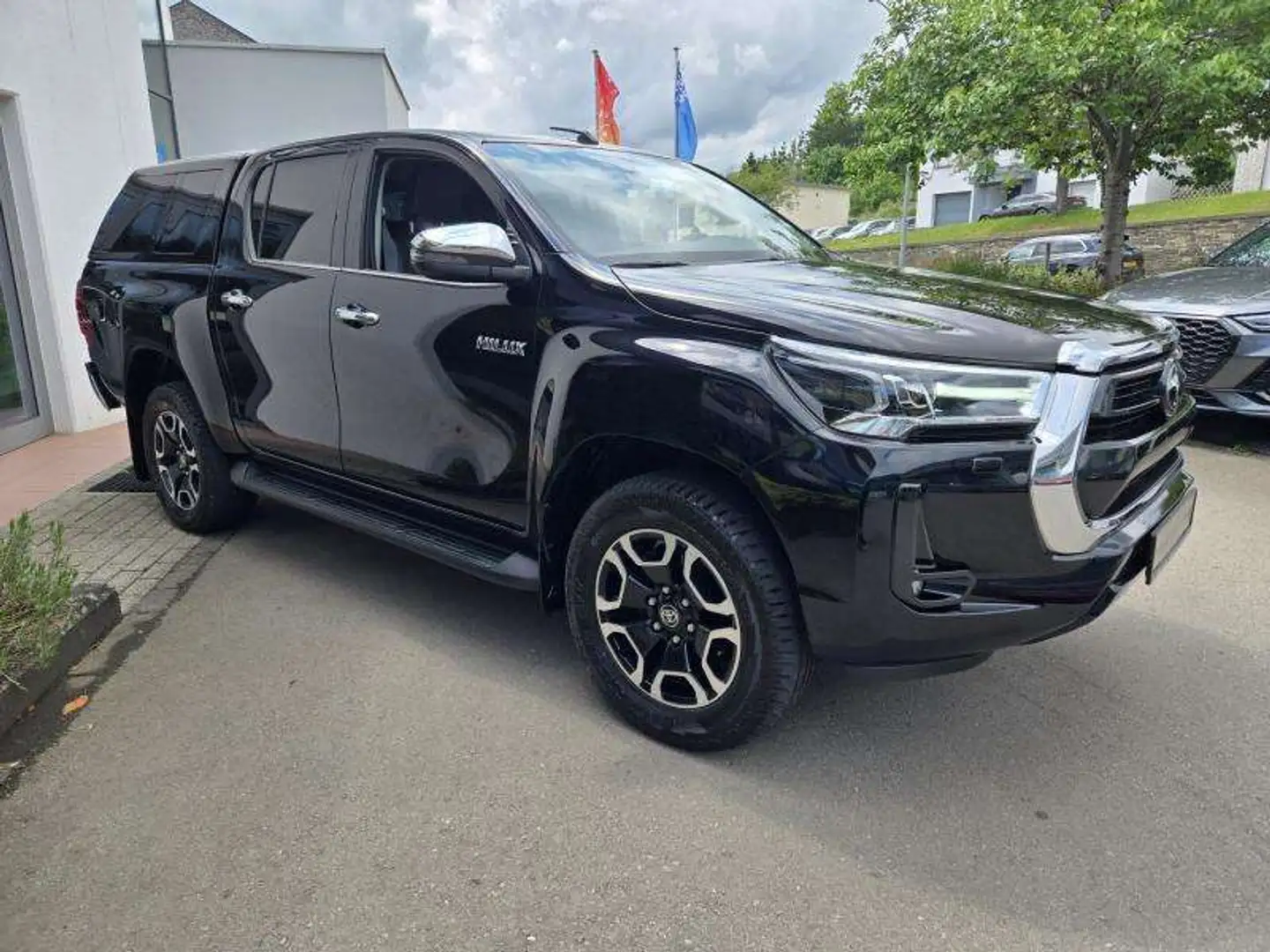 Toyota Hilux Executive Noir - 1