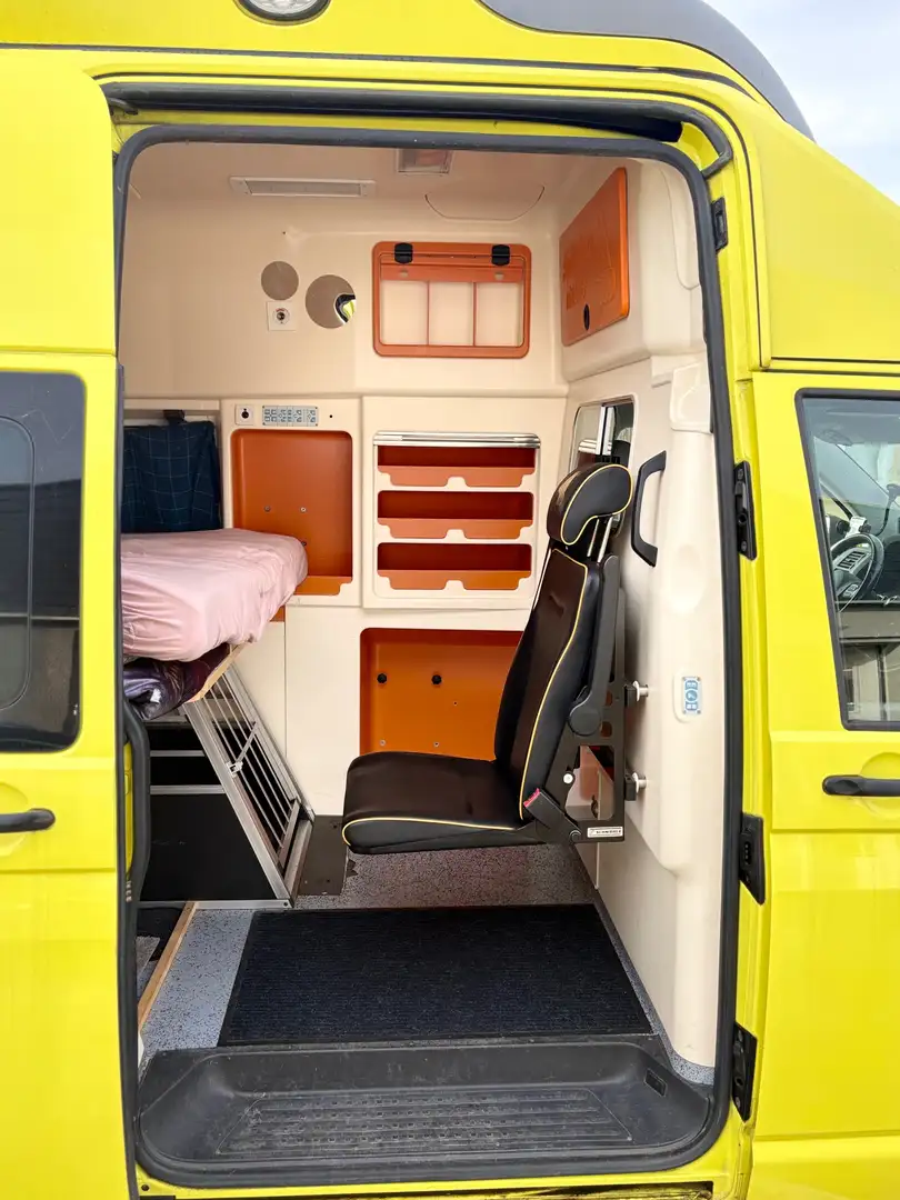 Volkswagen T5 Ambulanzmobile Geel - 2