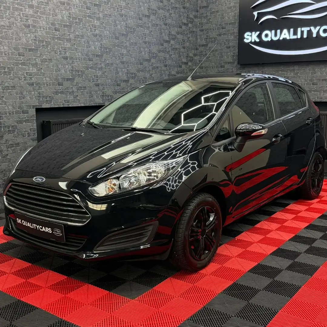 Ford Fiesta Trend 1,25l 44KW 60PS Schwarz - 1