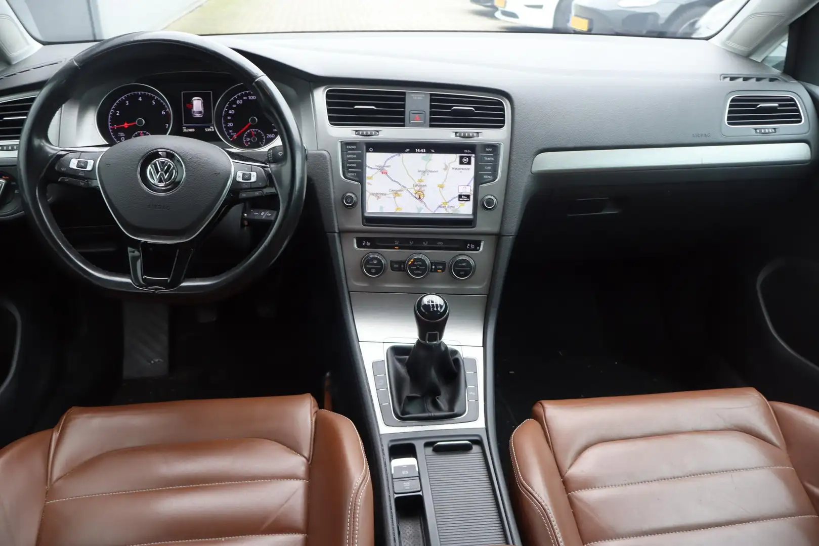 Volkswagen Golf Variant 1.0 TSI Connected Series Navigatie, Camera, Ledere Zwart - 2