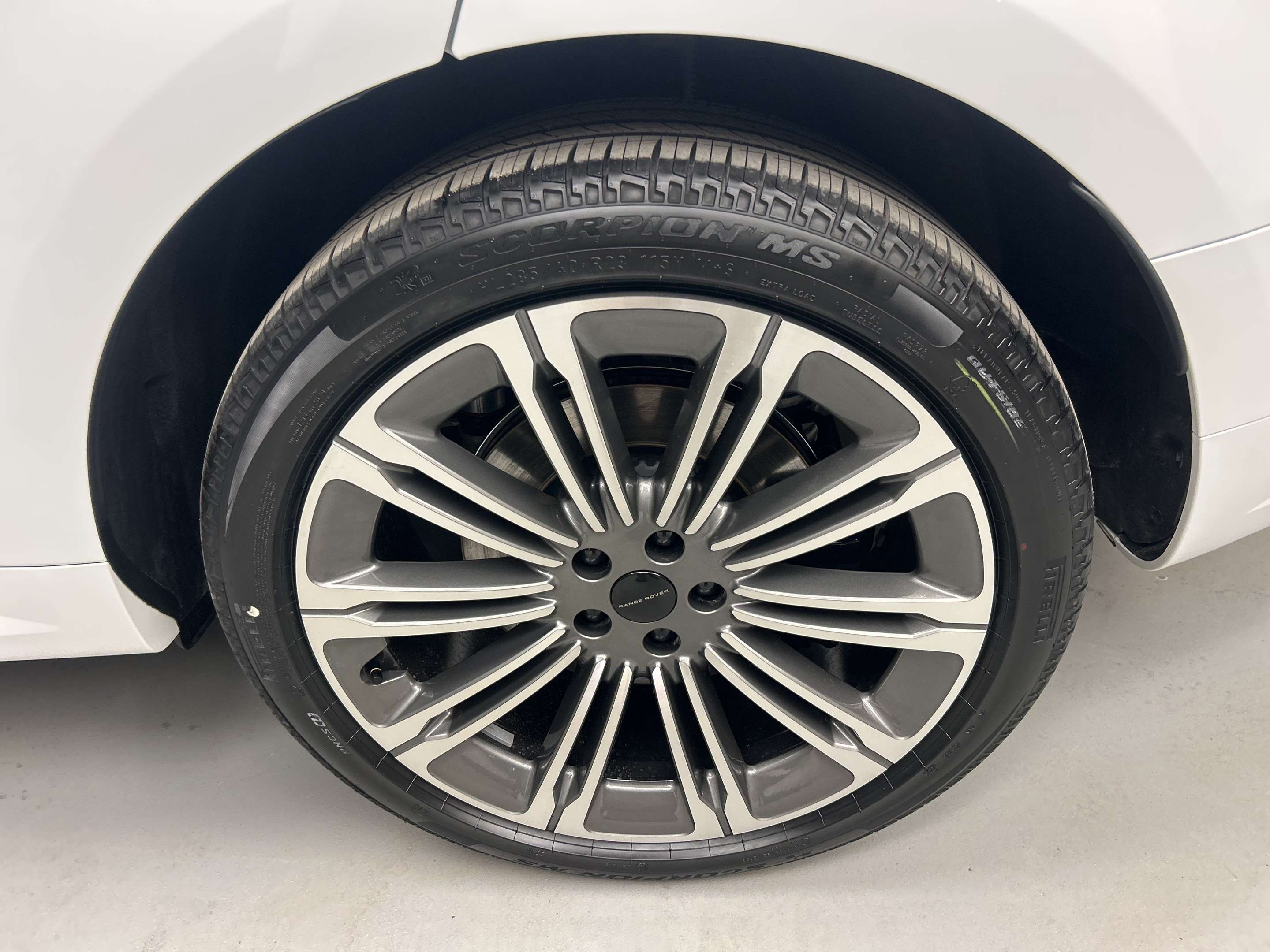 2026 Land Rover Range Rover Sport Dynamic SE thumb 7