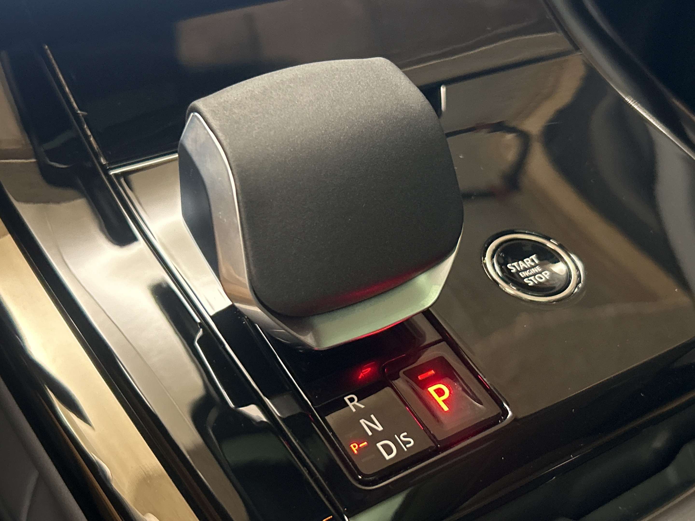 2026 Land Rover Range Rover Sport Dynamic SE thumb 15
