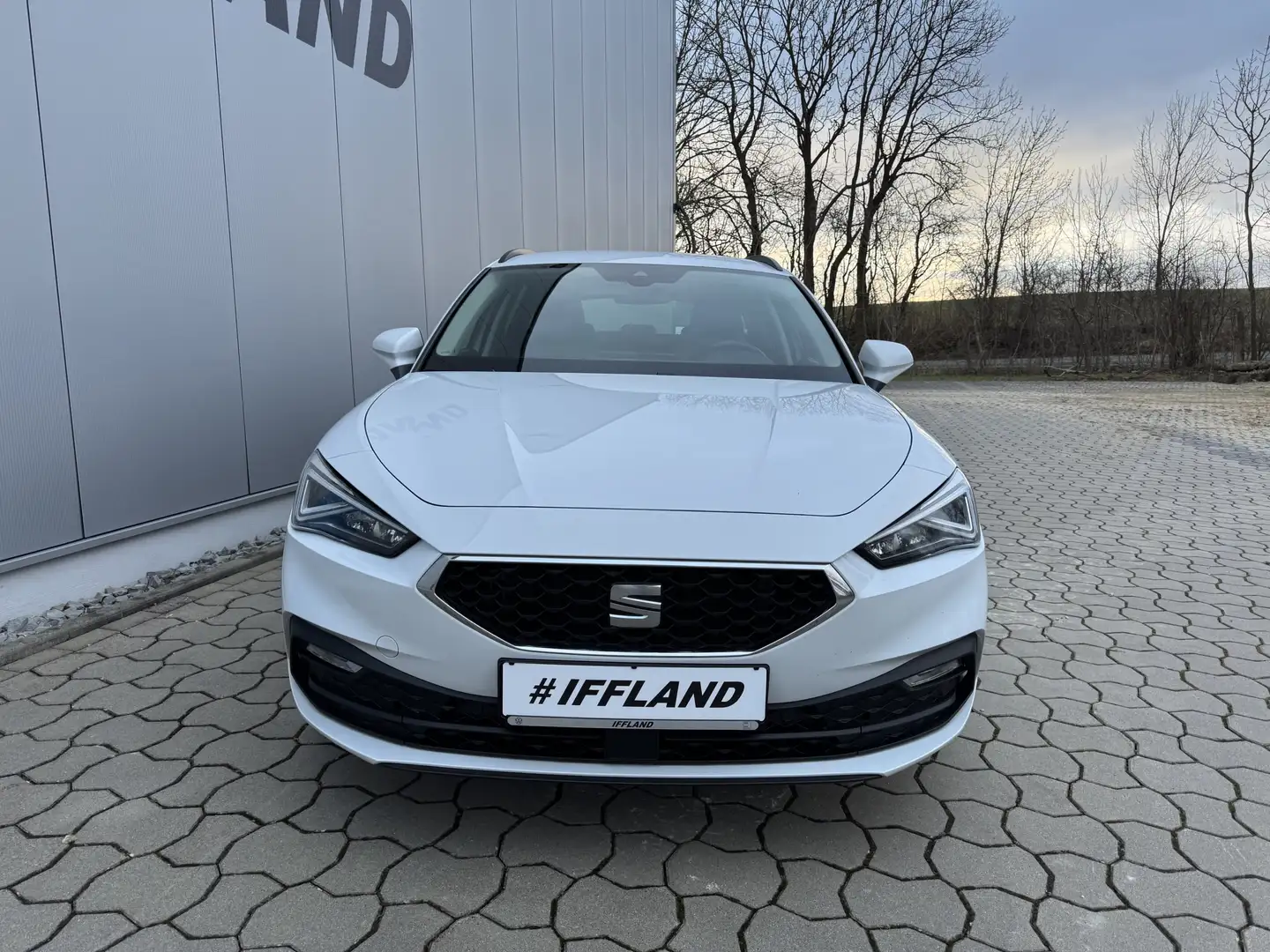 SEAT Leon Sportstourer 2.0 TDI*Style*DSG*LED*AHK*NAVI* Белый - 2
