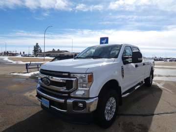 XLT 4WD Crew Cab 8' Box