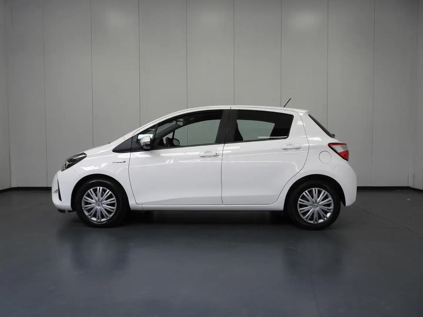 Toyota Yaris 1.5 Hybrid Active CLIMA/CAMERA/CRUISE/PDC! Weiß - 2