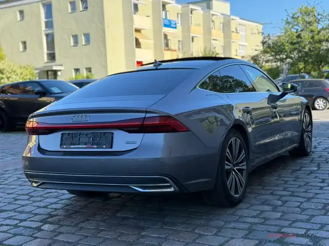 Audi A7 view 5