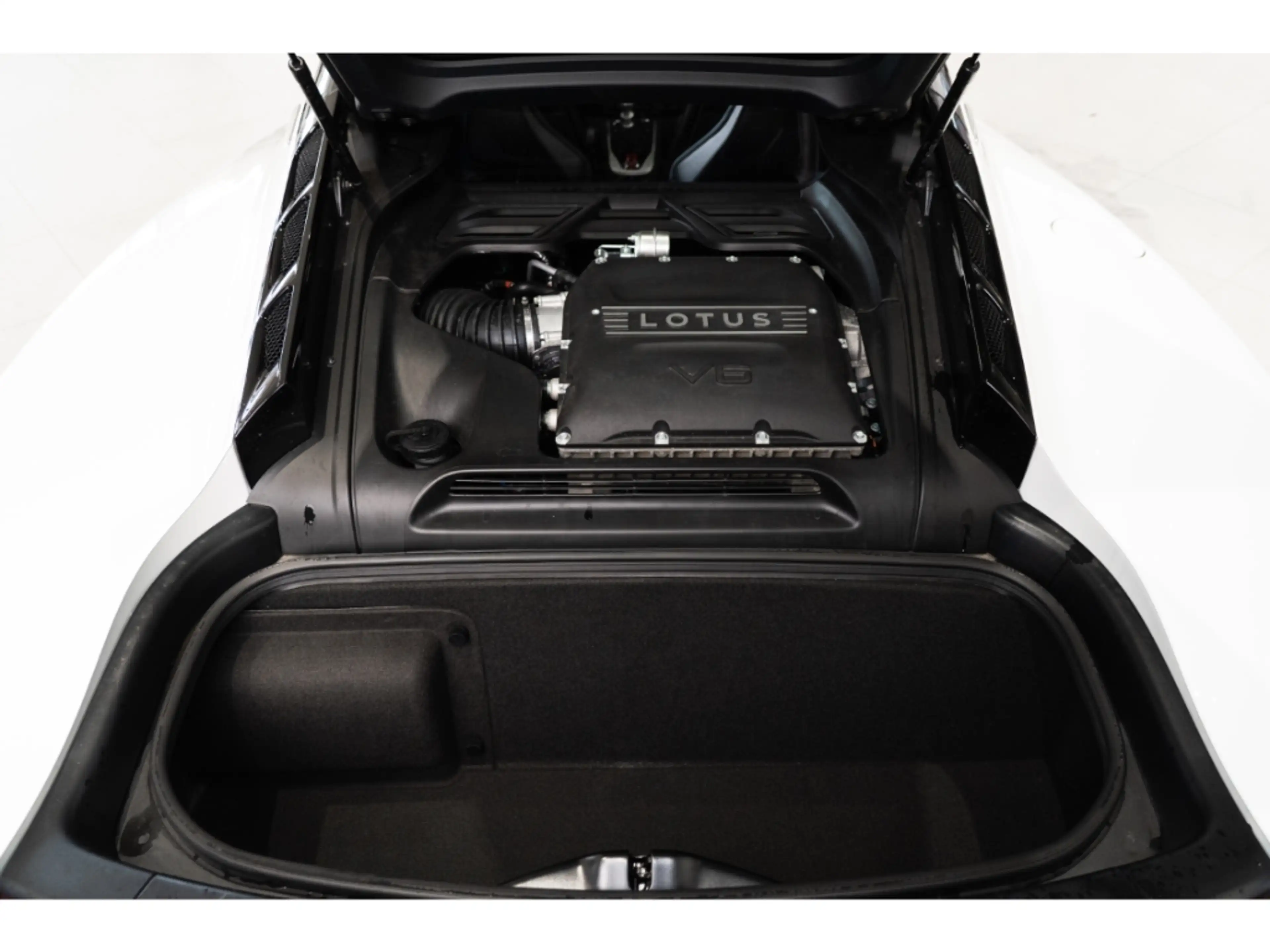 Lotus Emira 3.5 V6 298 kW SE KEF Premium Audio,20'' V-Spoke — photo 15