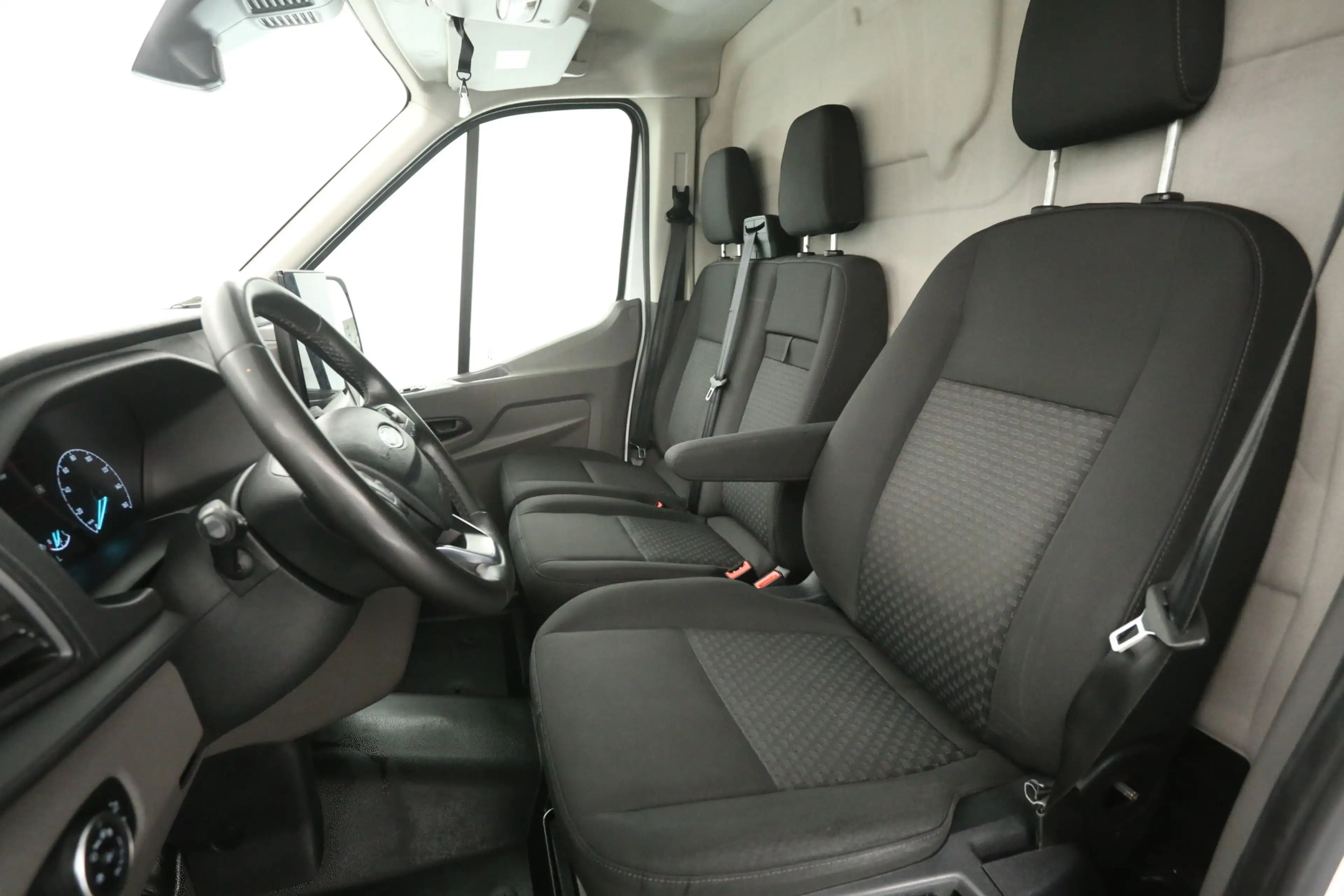 Ford Transit Elektrisch L3H2 68 kWh 184PK | Snelladen | SOH 94% — photo 11