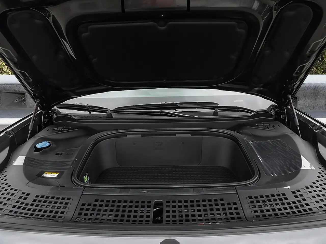 Hyundai IONIQ 9 photo Hyundai IONIQ 9