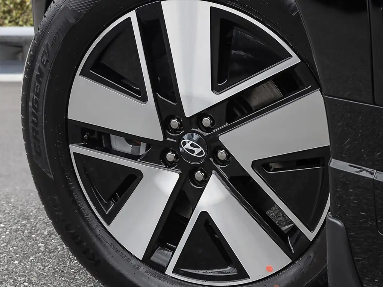 Hyundai IONIQ 9 photo Hyundai IONIQ 9