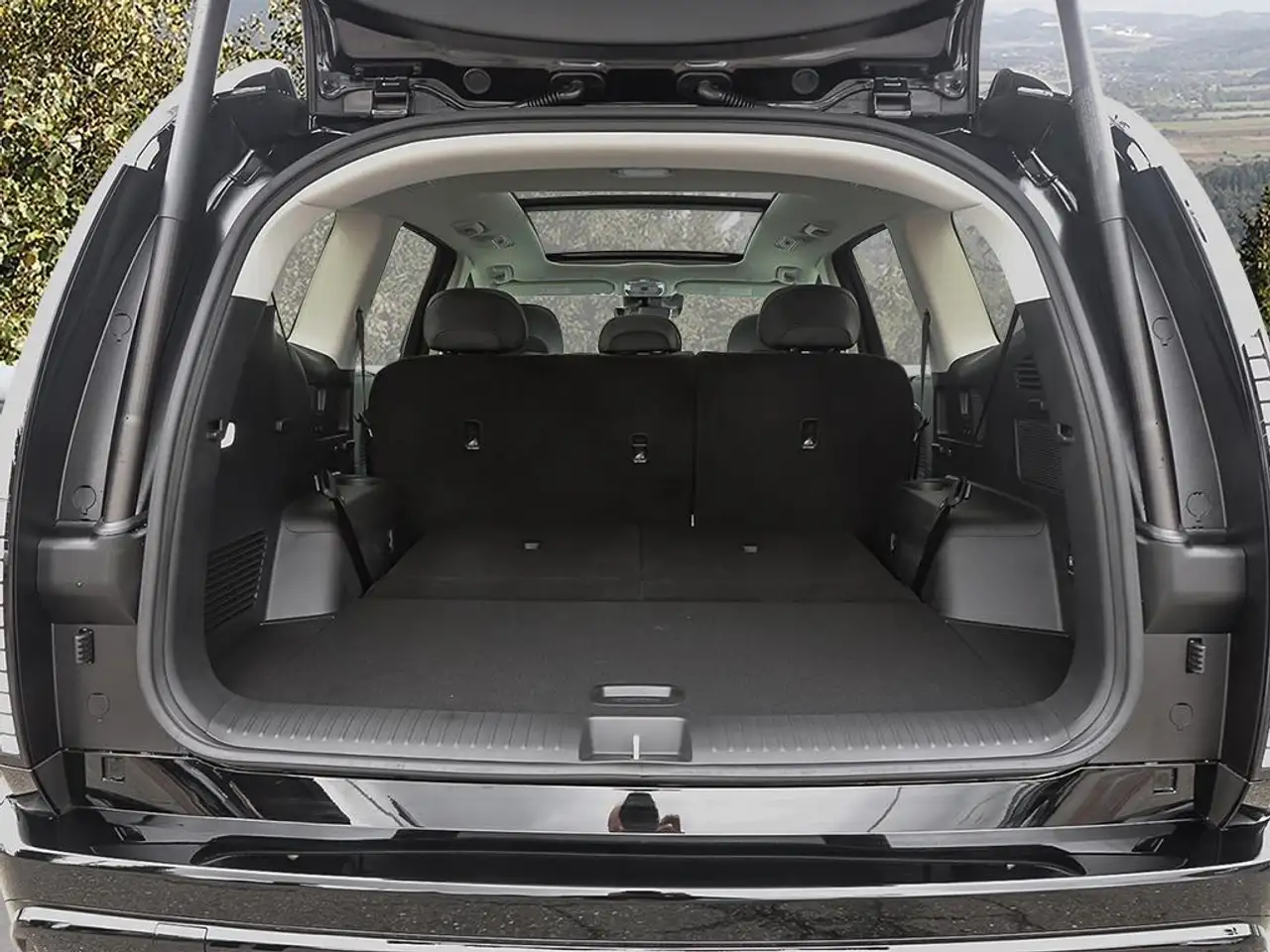 Hyundai IONIQ 9 photo Hyundai IONIQ 9