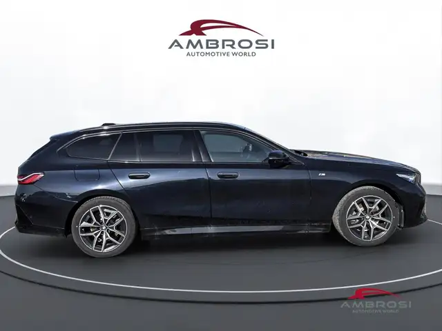 BMW 5 Series view 5